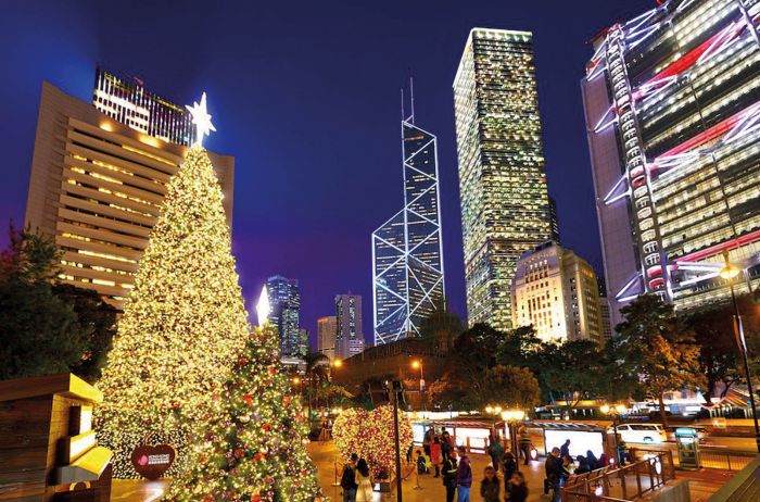 When does hong kong start decorating for christmas