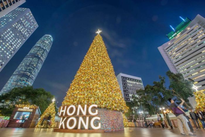 When does hong kong start decorating for christmas