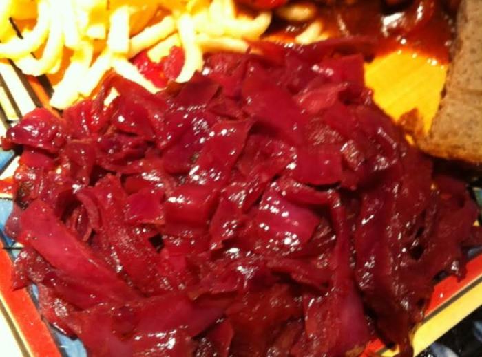 How to cook red cabbage german style