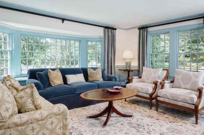 How to decorate a room with high windows